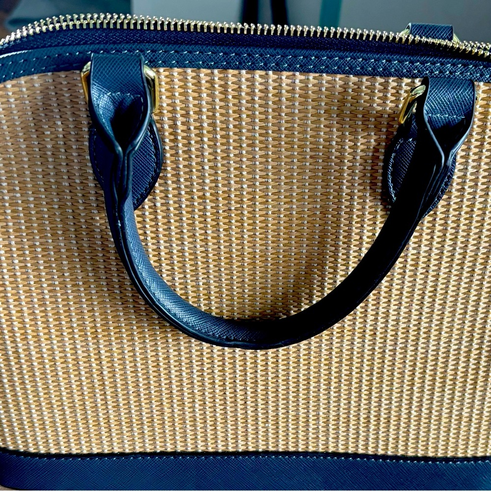 Appleseed genuine leather purse